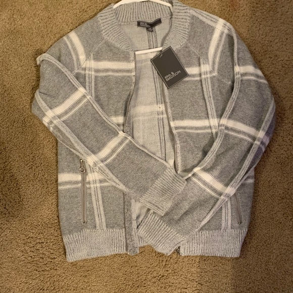 Sweater - Picture 1 of 1